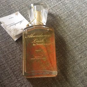 SeneGence Abundance  lush Parfume